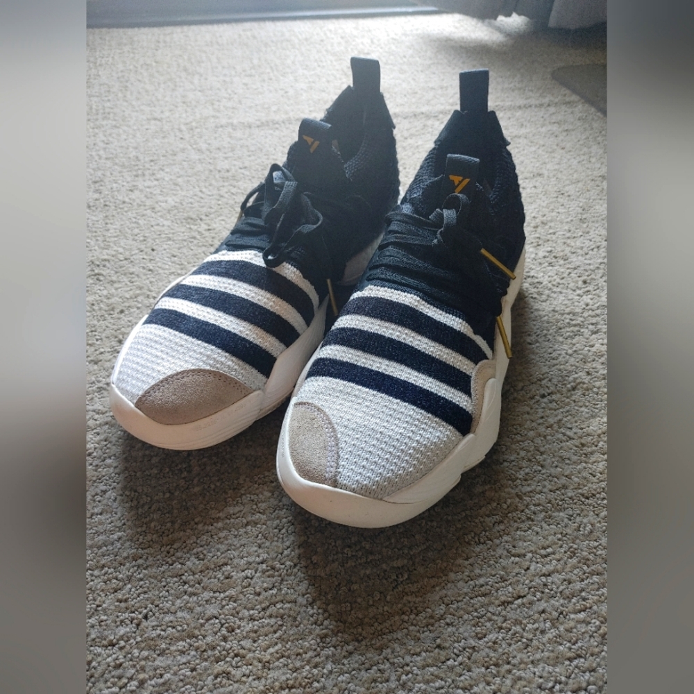 Adidas Trae Young 2 Sneakers